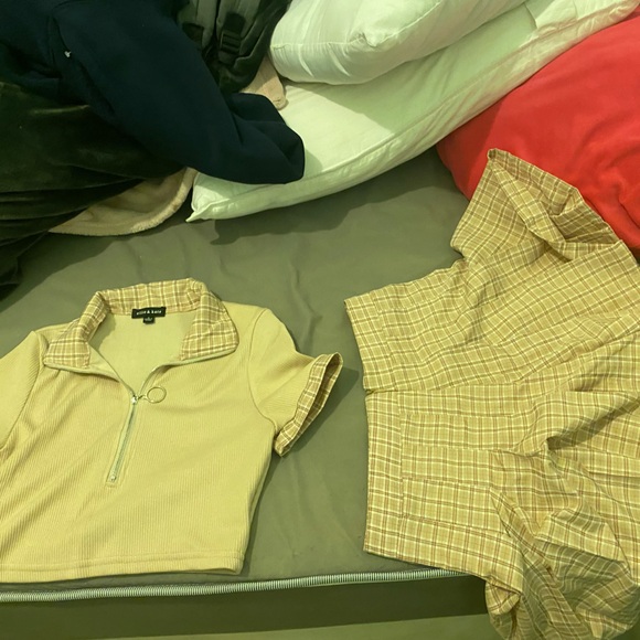 Crop top and skirt set size small - Picture 2 of 3